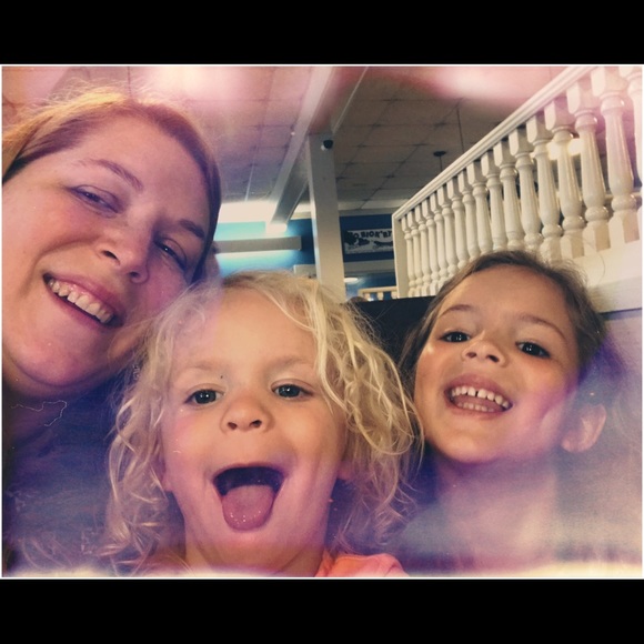 Meet your Posher, Jennifer - Picture 1 of 1